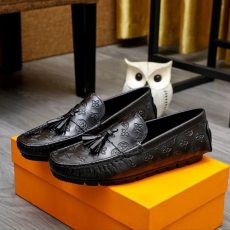 Louis Vuitton Low Shoes